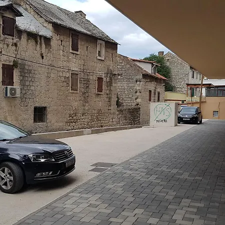 Luna 1911 Apartman *